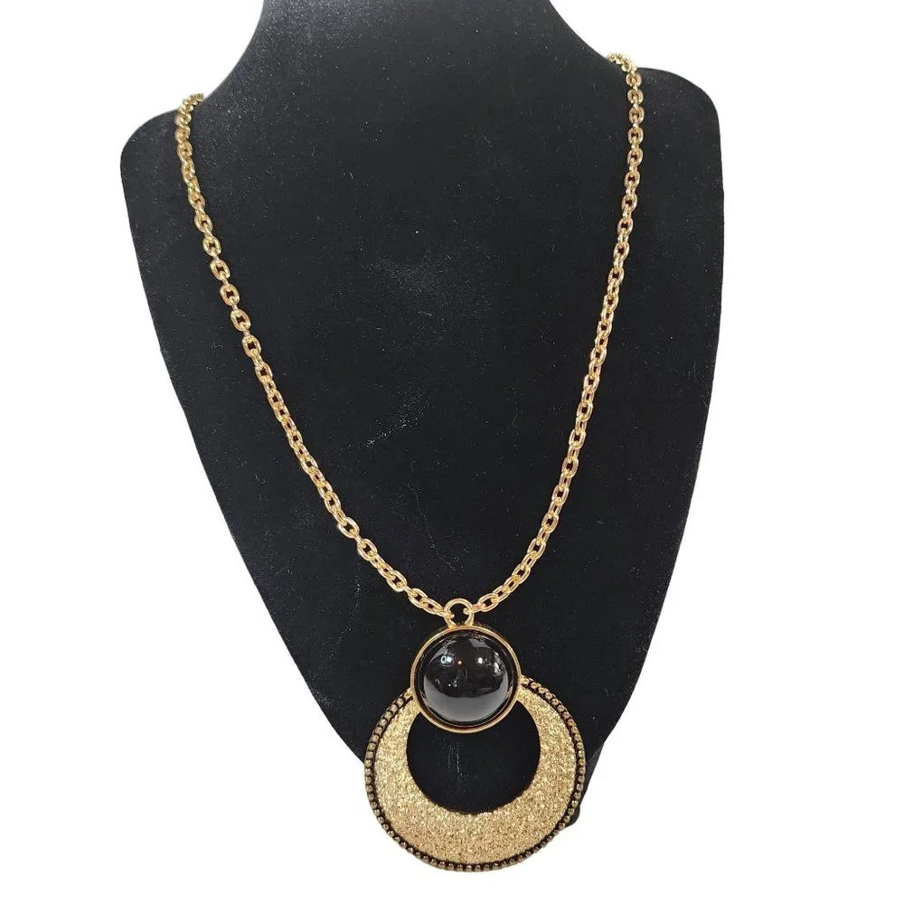 Gold and Black Oval Pendant Necklace 21 Inch‎ Adjustable Chain Medallion